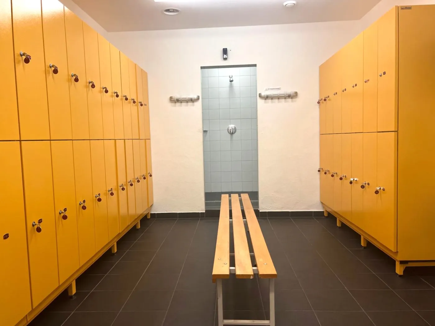 Gepäckdepot & Duschen